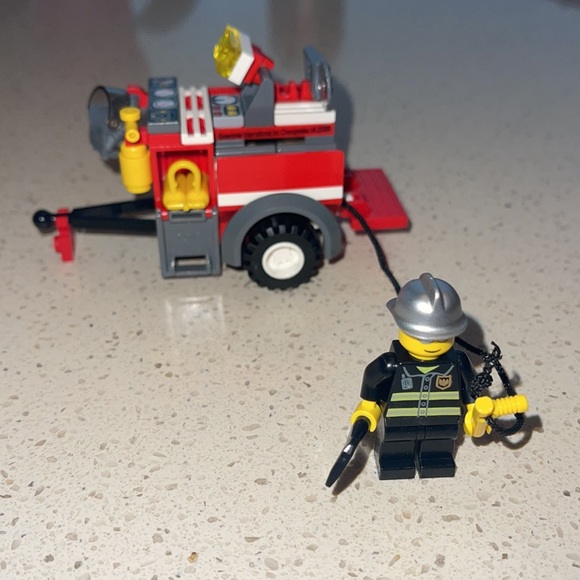 Lego City 7942 Off Road Fire Rescue - Picture 3 of 6